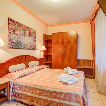 Hotel Rosalba - Valentini Family Village เบลลาเรีย-อีเจอา มารีนา ภายนอก รูปภาพ