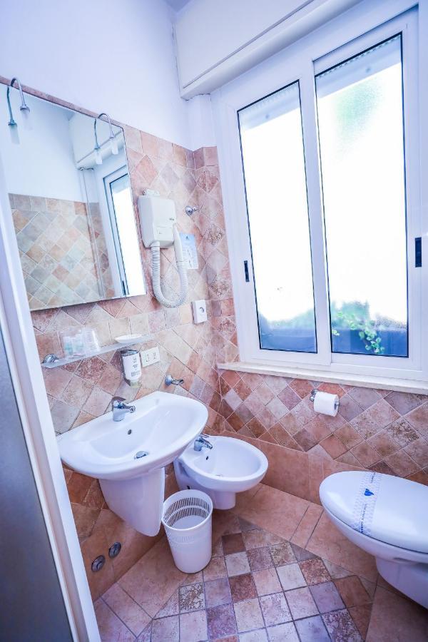 Hotel Rosalba - Valentini Family Village เบลลาเรีย-อีเจอา มารีนา ภายนอก รูปภาพ