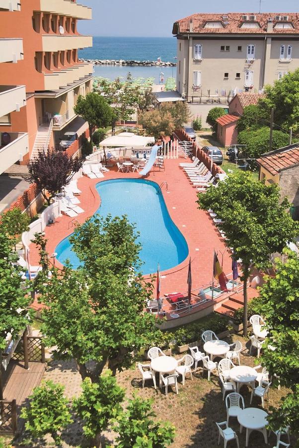 Hotel Rosalba - Valentini Family Village เบลลาเรีย-อีเจอา มารีนา ภายนอก รูปภาพ