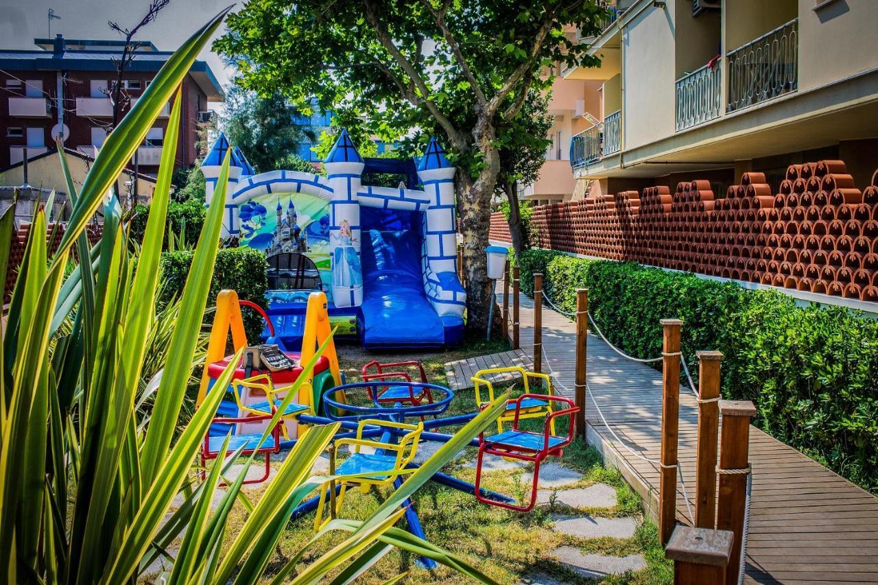 Hotel Rosalba - Valentini Family Village เบลลาเรีย-อีเจอา มารีนา ภายนอก รูปภาพ