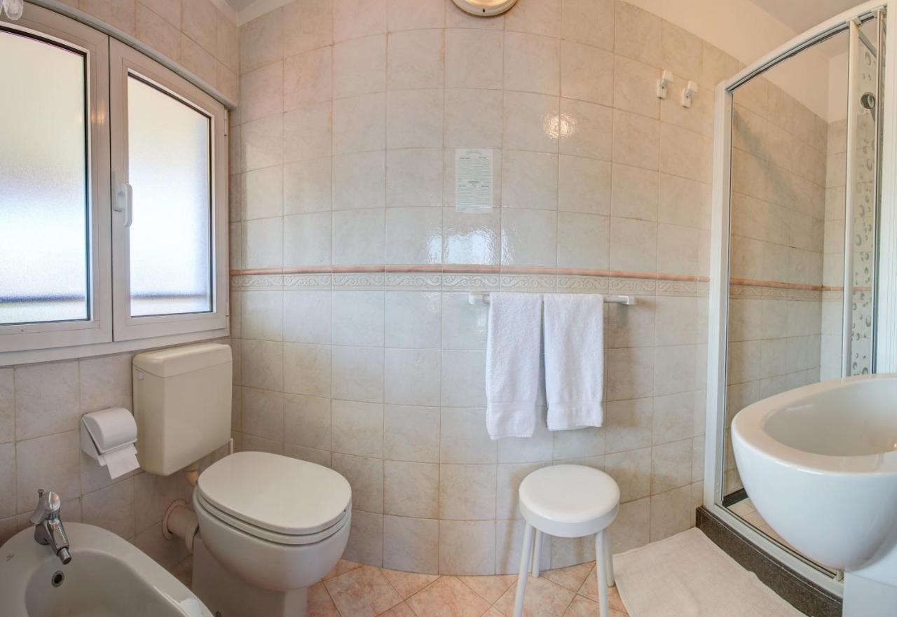 Hotel Rosalba - Valentini Family Village เบลลาเรีย-อีเจอา มารีนา ภายนอก รูปภาพ