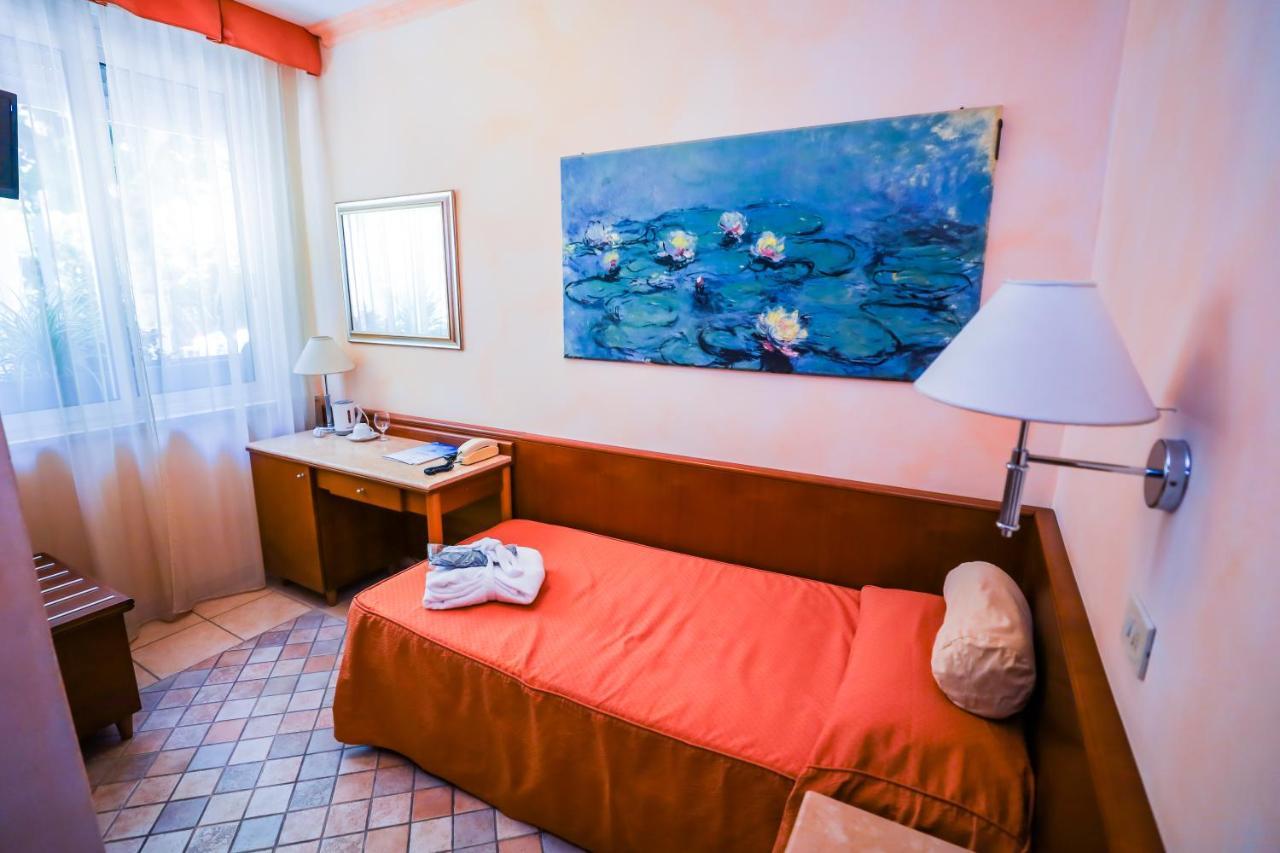 Hotel Rosalba - Valentini Family Village เบลลาเรีย-อีเจอา มารีนา ภายนอก รูปภาพ