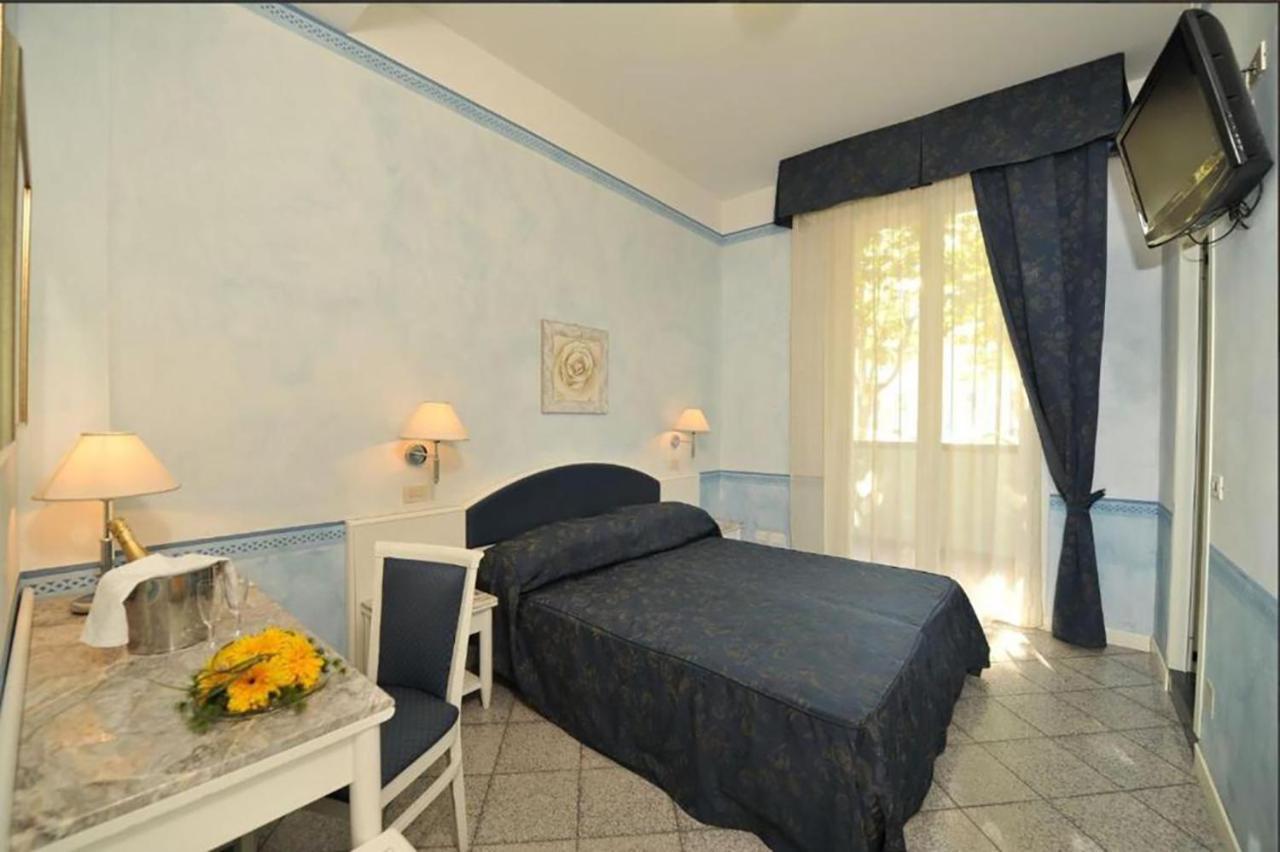 Hotel Rosalba - Valentini Family Village เบลลาเรีย-อีเจอา มารีนา ภายนอก รูปภาพ