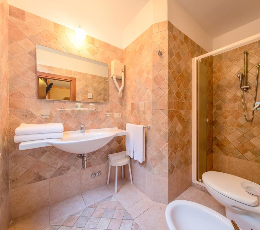 Hotel Rosalba - Valentini Family Village เบลลาเรีย-อีเจอา มารีนา ห้อง รูปภาพ